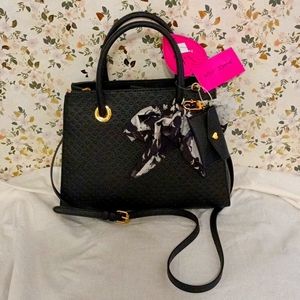 Betsey Johnson black heart printed shoulder bag gold hardware with coin purse